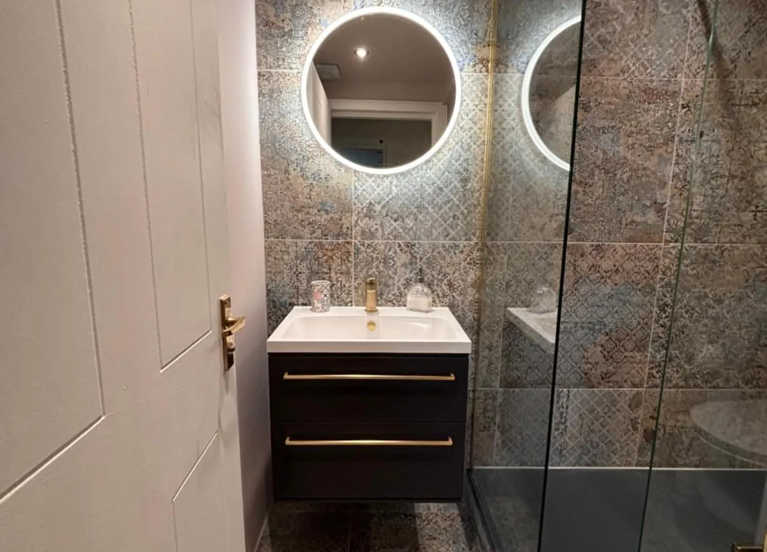 The Shore Modern Edinburgh 2 Bedroom Apartment 0*,