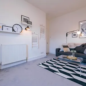 Stylish And Comfortable Centre Edinburgh