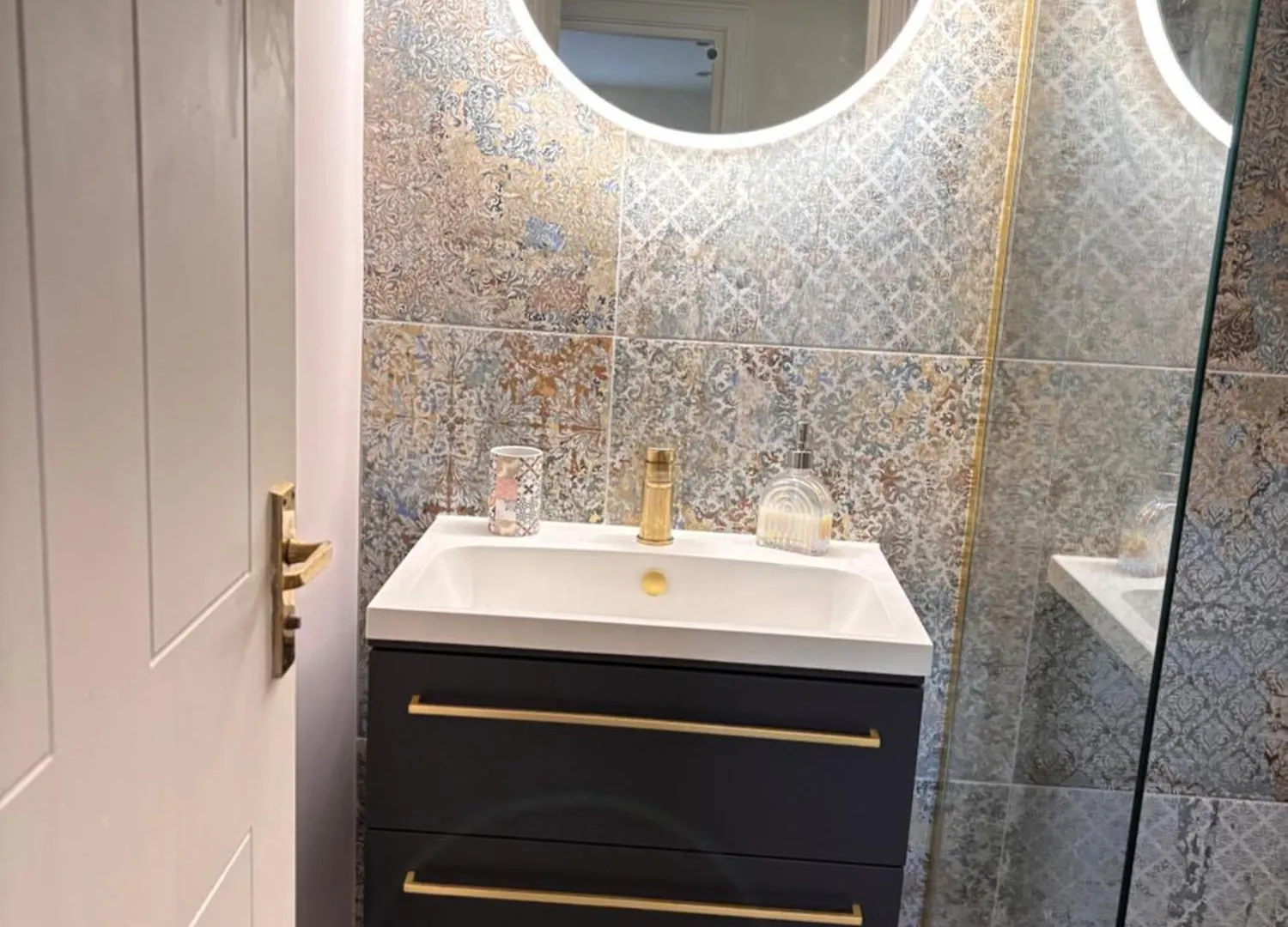 The Shore Modern Edinburgh 2 Bedroom Apartment