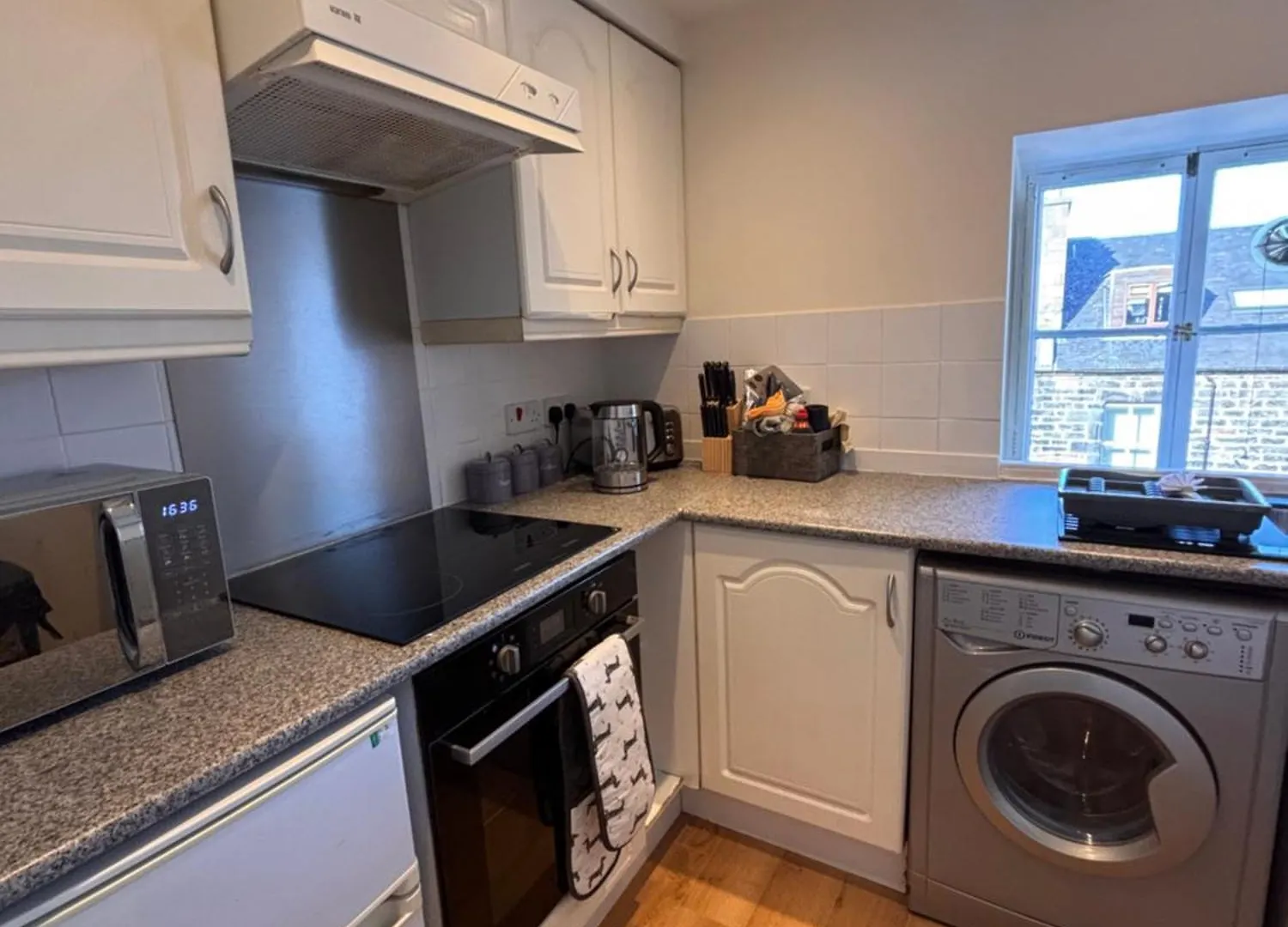 The Shore Modern Edinburgh 2 Bedroom Apartment